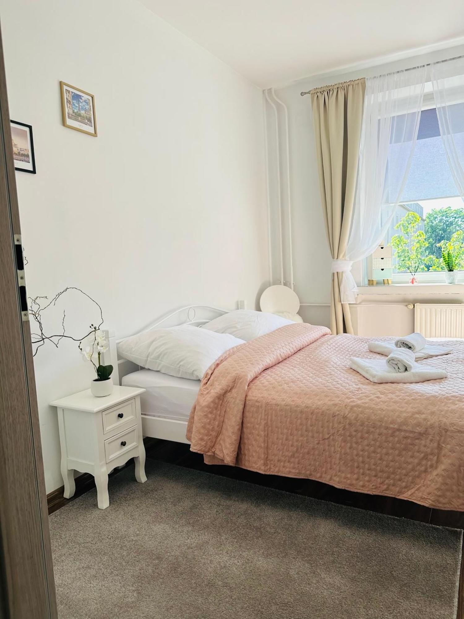 City Apartment Czestochowa Centrum 2-Bedroom Eksteriør bilde